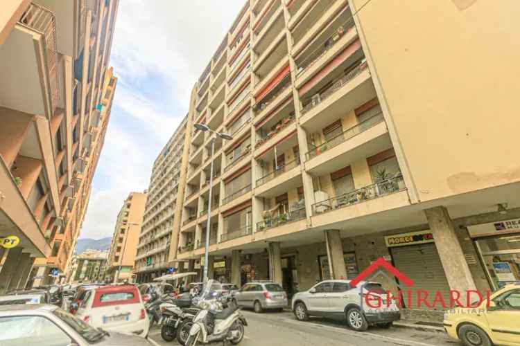 Genova Appartamento 7 Locali 1 Bagno 110mq Zona Residenziale