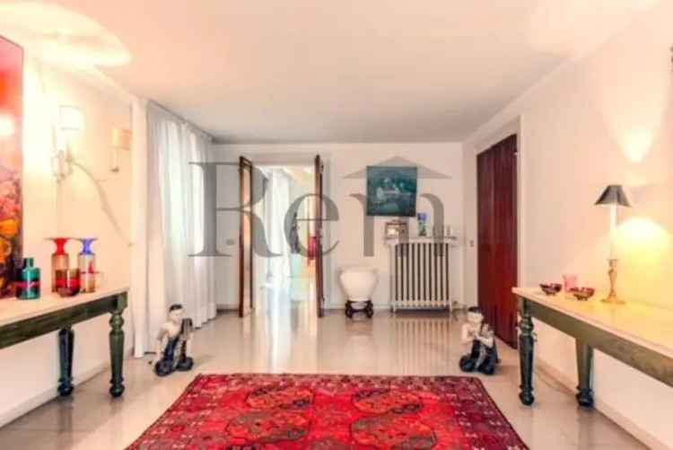 Villa singola in VIA SAN ROCCO, Vazzola, 10 locali, 4 bagni, con box