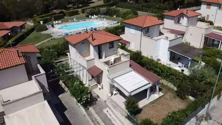 Villa in VIA DEI TIGLI, Numana, 5 locali, 2 bagni, giardino privato