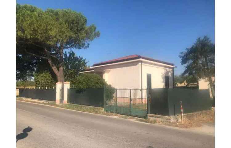 Casa indipendente in vendita a Santa Maria Nuova, Via Pradellona 25