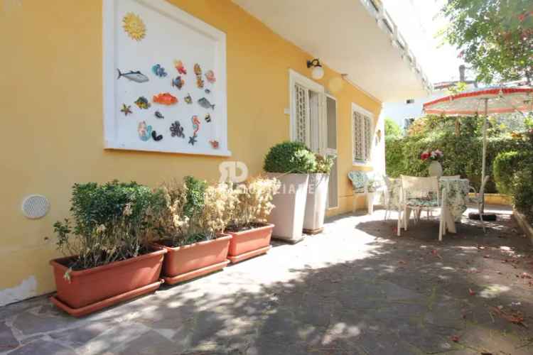 Appartamento in villa viale Nino Bixio 35, Abissinia, Riccione