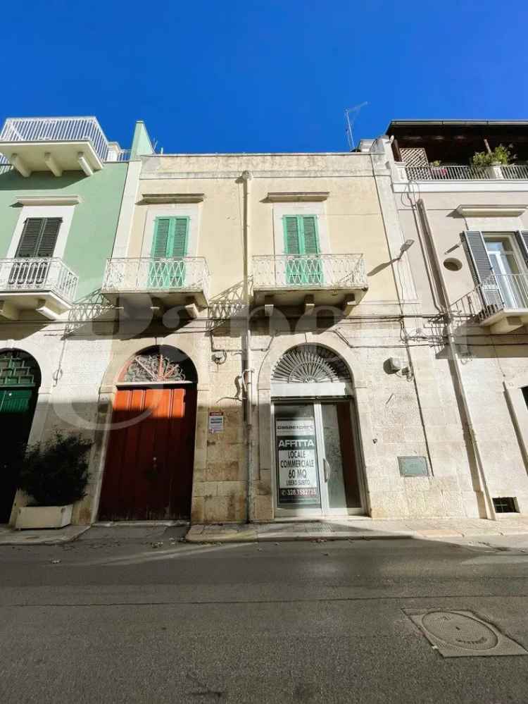 Appartamento in Via Castel Del Monte, 49, Corato (BA)