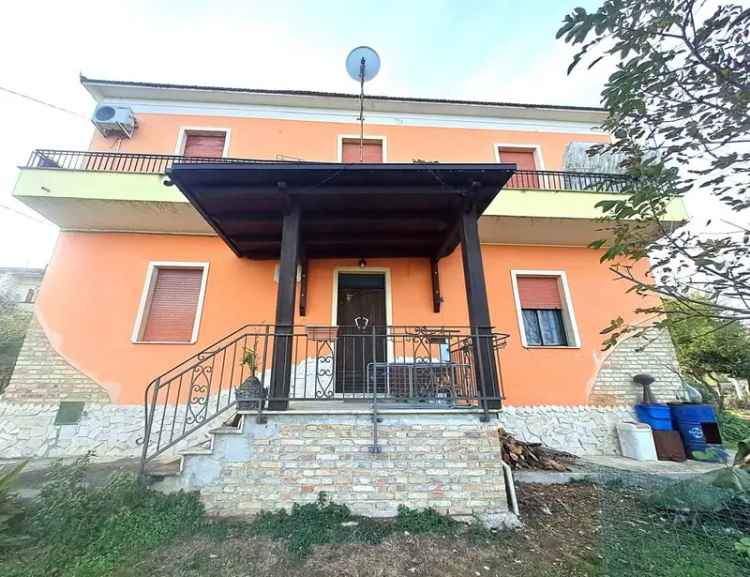 Casa Indipendente in Contrada Carpelle, 67, Manoppello (PE)