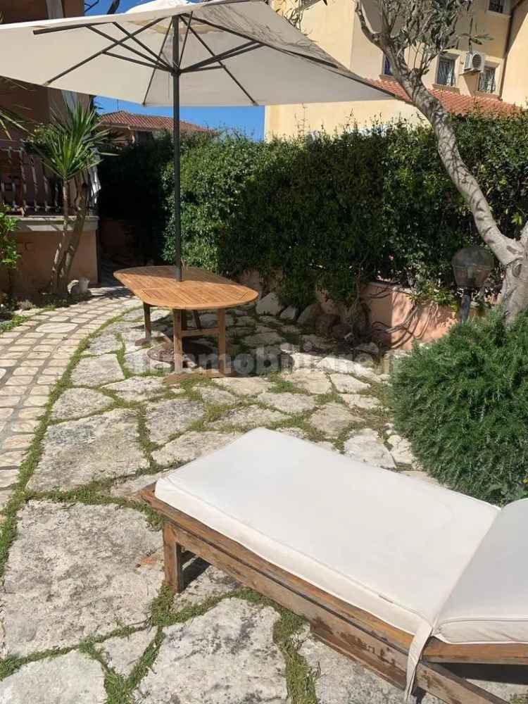 Villa bifamiliare via Agropoli, Fregene, Fiumicino