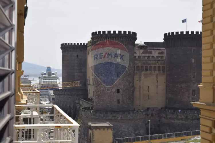 Appartamento piazza Municipio 4, Porto - Municipio, Napoli