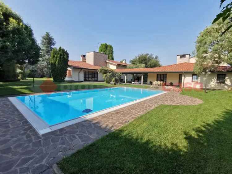 Villa singola 22 locali 5 bagni Casaleone