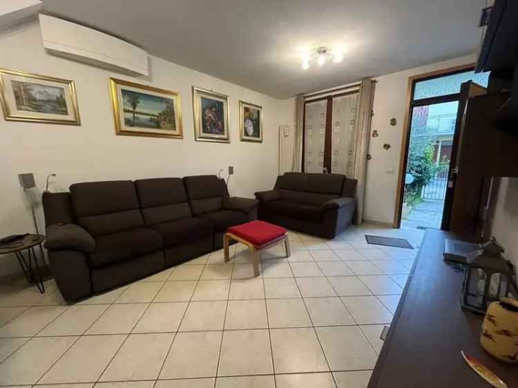 Villa a schiera in VIA VIGOREA, Ravenna, 6 locali, 2 bagni, con box