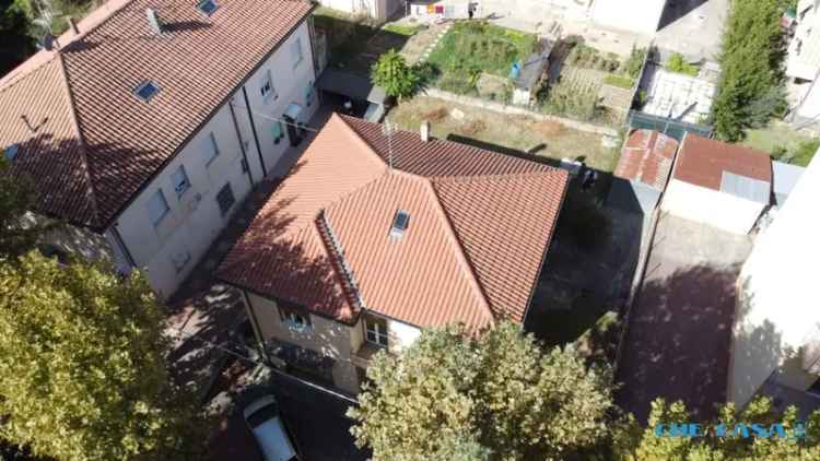 Villa in Via Marzabotto, Coriano, 8 locali, 1 bagno, giardino privato