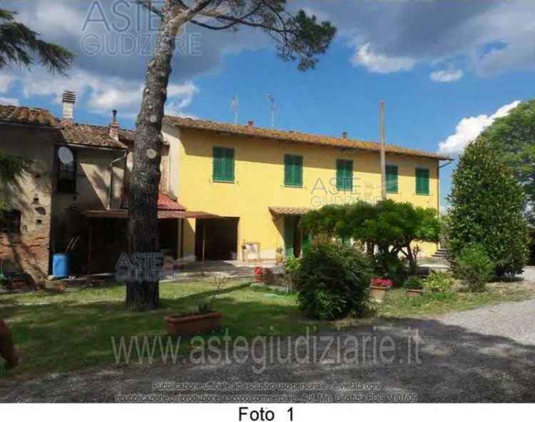 Appartamento in Via San Michele, San Miniato, 10 locali, 234 m²