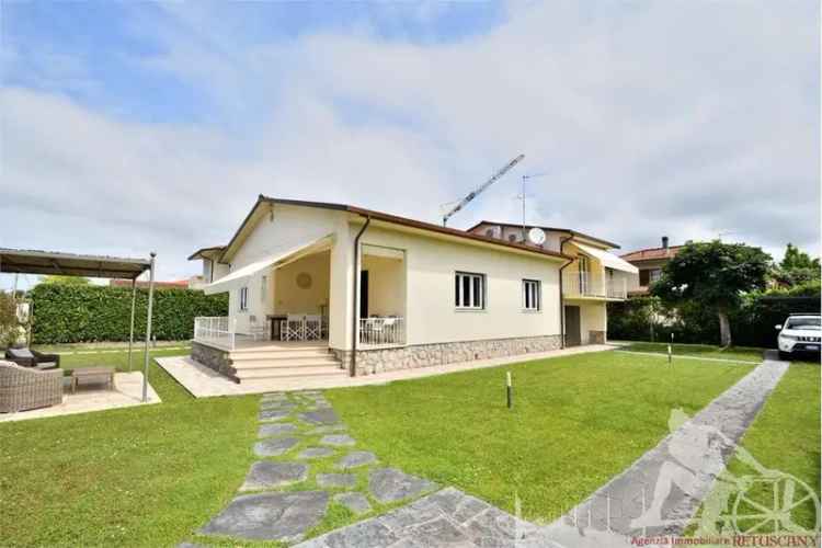 Villa unifamiliare, buono stato, 120 m², Centro, Forte dei Marmi