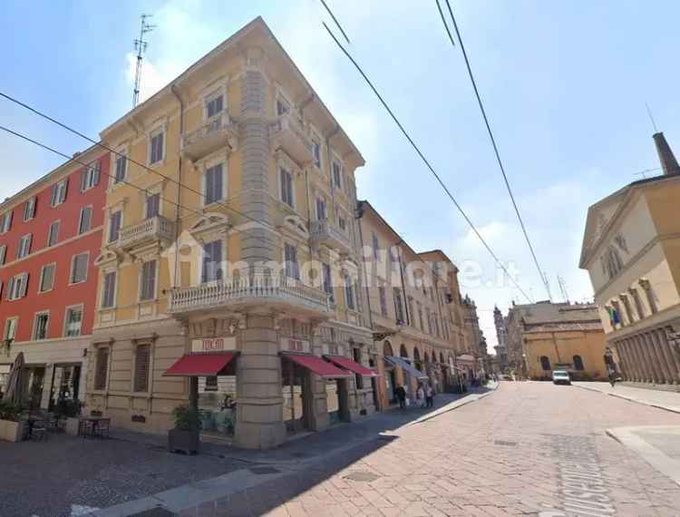 Quadrilocale Strada Giuseppe Garibaldi 13, Centro Storico, Parma