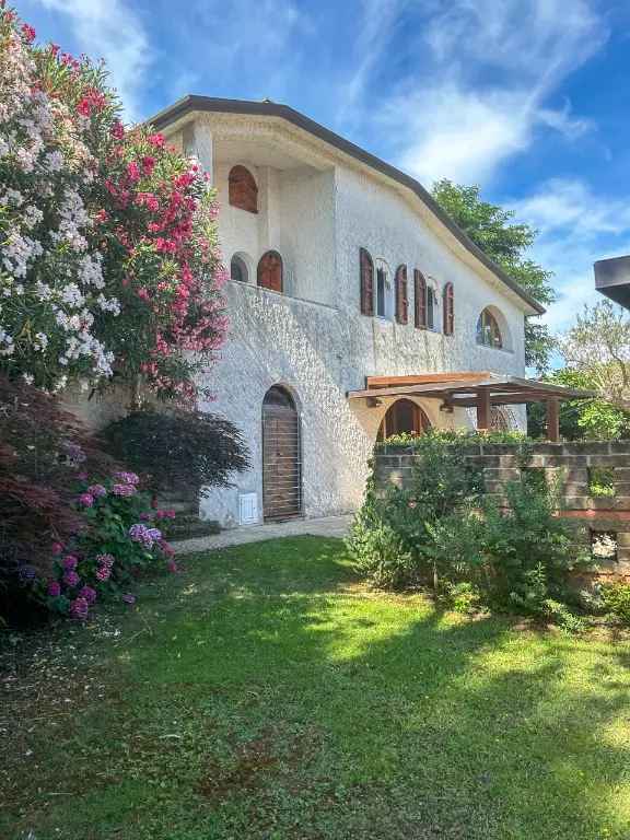 Villa in Via ISCHIA, Numana, 55 locali, 1 bagno, giardino privato