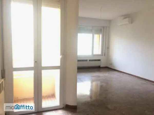  In Affitto in Piazza della Libertà, Alto Reno Terme, Emilia-Romagna