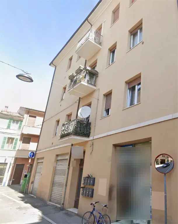 Appartamento in Via Achille Cantoni, Forlì, 5 locali, 94 m² in vendita