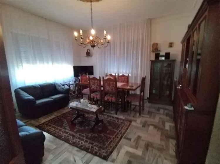 Villa a schiera in Via mulazzo, Carrara, 4 locali, 2 bagni, 95 m²