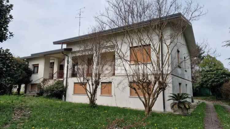 Villa bifamiliare via Topaligo 20A, Centro, Sacile