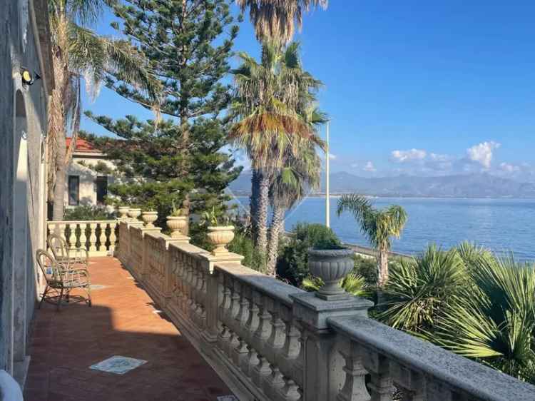 Villa in Lungomare Edoardo Pantano, Riposto, 10 locali, 2 bagni