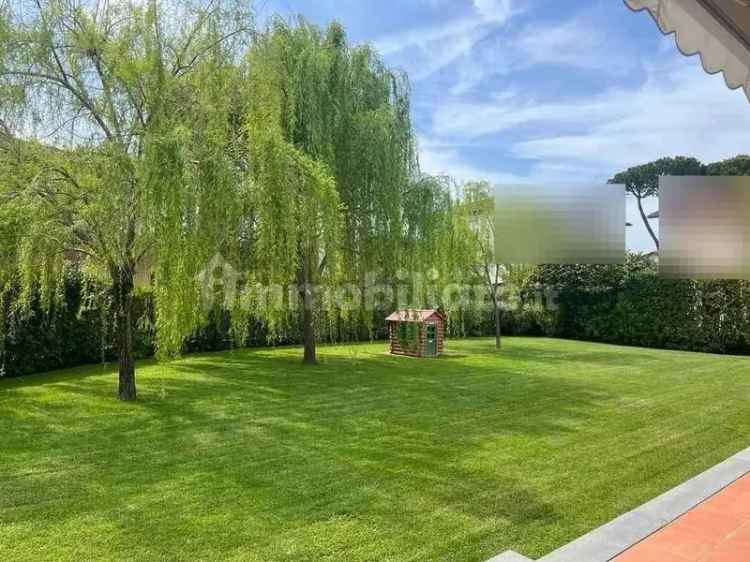 Villa unifamiliare, ottimo stato, 180 m², Forte dei Marmi