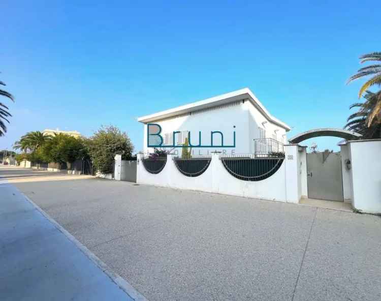 Villa in Lungomare della Repubblica, Grottammare, 7 locali, 4 bagni