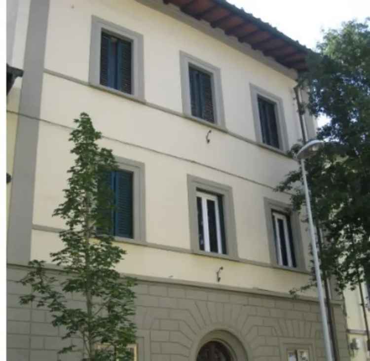 Appartamento in Viale Corsica 68, Firenze, 6 locali, 2 bagni, 108 m²