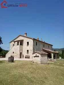 Villa in Vendita Umbertide 300 mq Ristrutturata