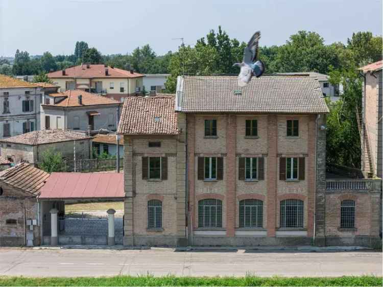 Villetta bifamiliare in Via della stazione 15, Soliera, 15 locali