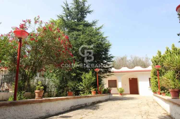 Villa singola in Contrada Errico, Latiano, 3 locali, 1 bagno, arredato