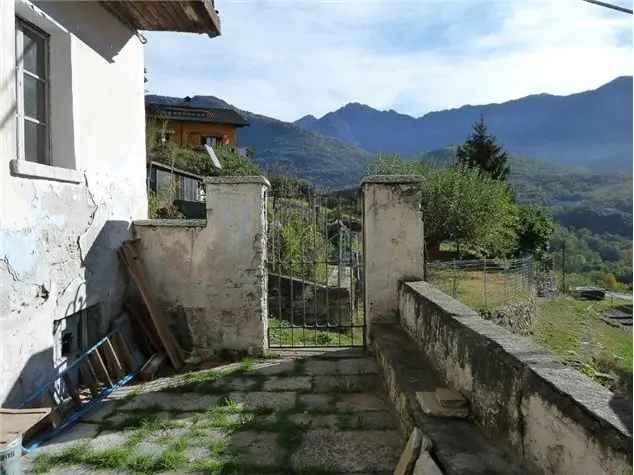 Casa Indipendente in Via Laudato,  , Crevoladossola (VB)