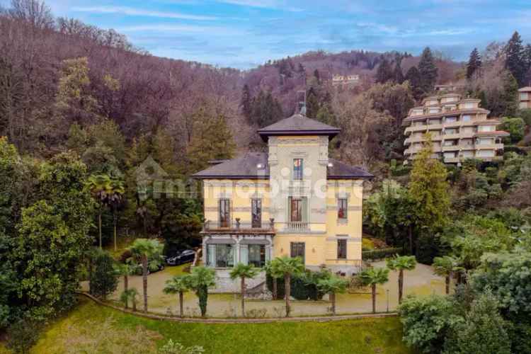 Villa unifamiliare via Lamberti 4, Centro, Stresa