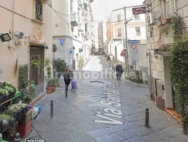 Appartamento via Santa Teresa a Chiaia, Chiaia, Napoli