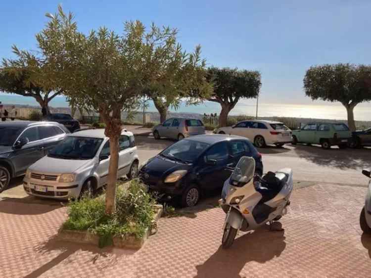 Appartamento in Viale Vittoria, Agrigento, 7 locali, 2 bagni, con box