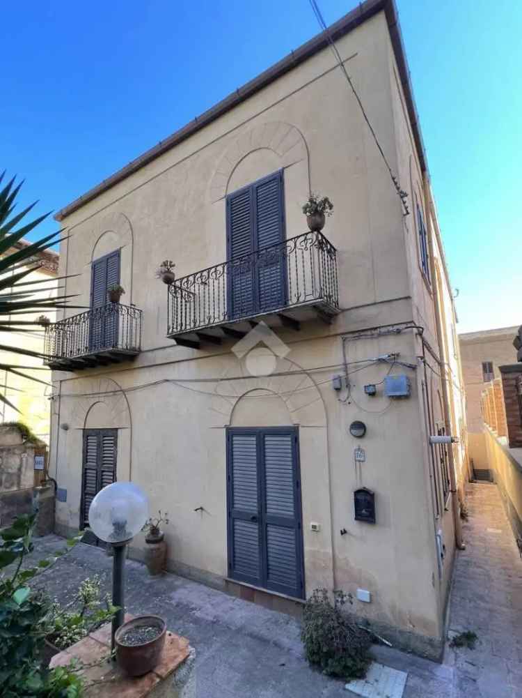 Villa unifamiliare via Francesco Crispi 14, Via Imera, V. della Vittoria, Via Dante A., Agrigento