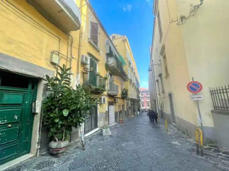 Appartamento in vendita a Napoli vico Rose a s. Potito