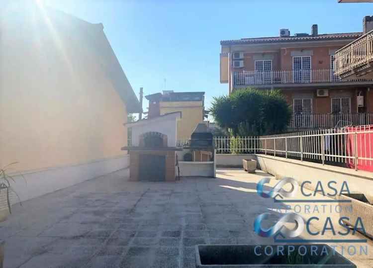 Villa a schiera in Via Roberto Melli, Roma, 3 locali, 2 bagni, 150 m²