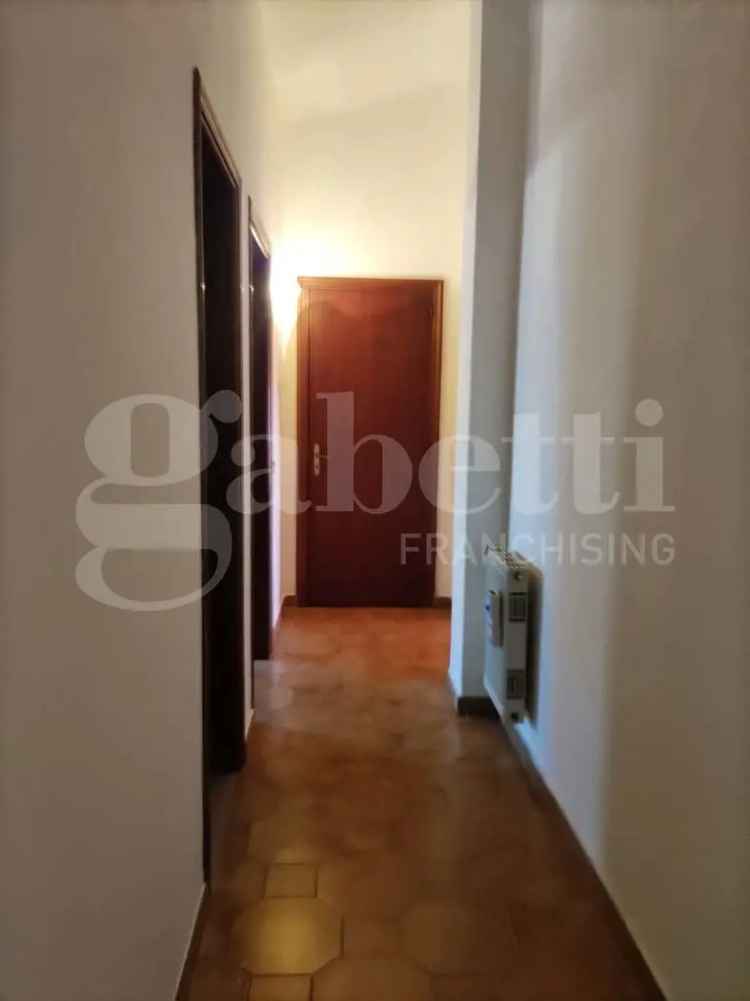 Appartamento in Via Pitrè, 3, Caltanissetta (CL)