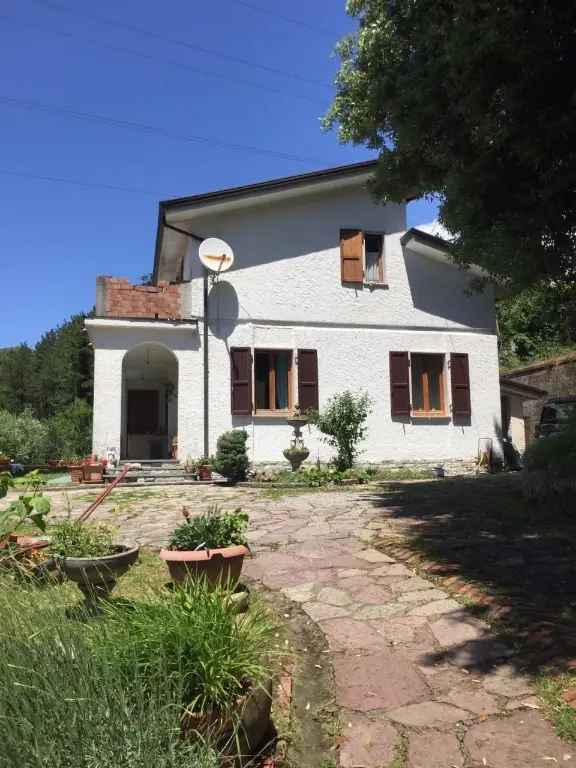 Villa in Via Gignola 2, Fosdinovo, 8 locali, 2 bagni, giardino privato