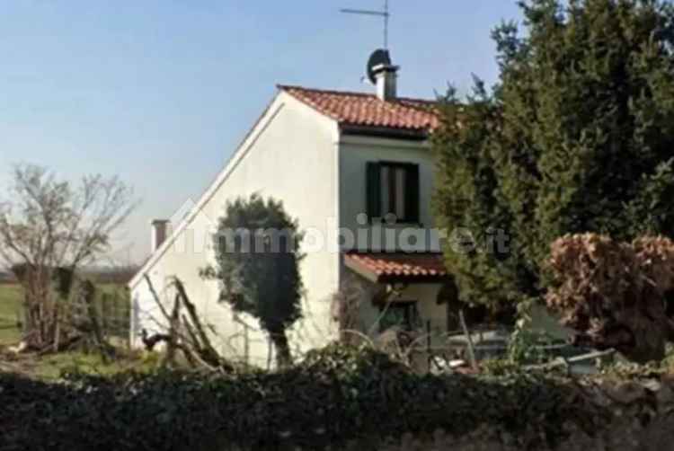 Villa all'asta via Madonna 95, Lonigo