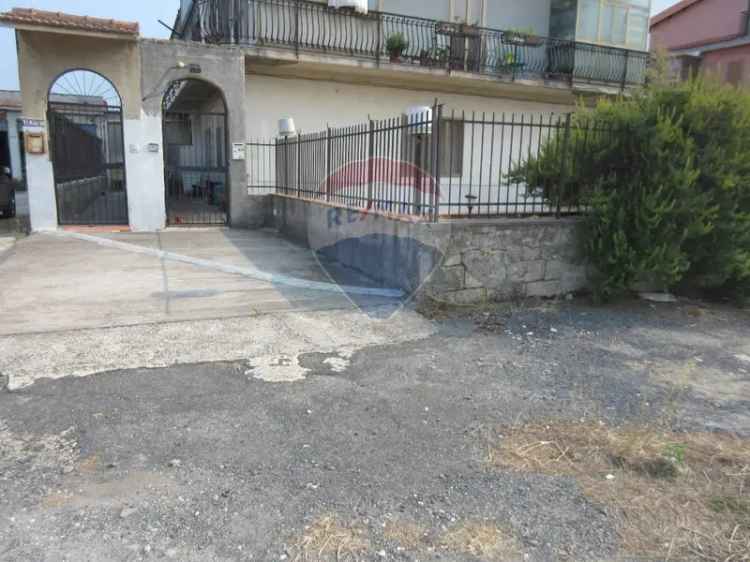 Appartamento in Via Savonarola, Melilli, 5 locali, 1 bagno, 112 m²