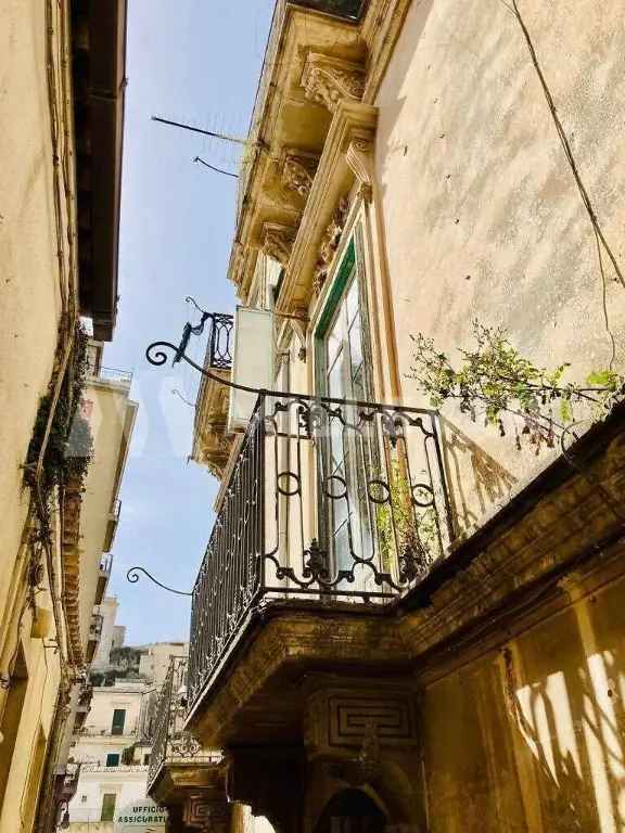 Appartamento in Via Umberto I Modica, Modica, 7 locali, 1 bagno