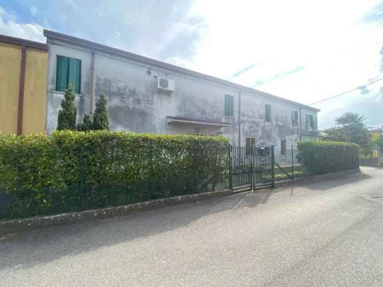 Villa unifamiliare via livelli, Beverare, San Martino di Venezze