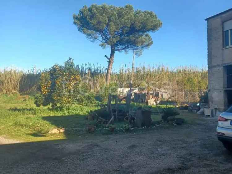 Casa Indipendente in vendita a Nola via Polveriera