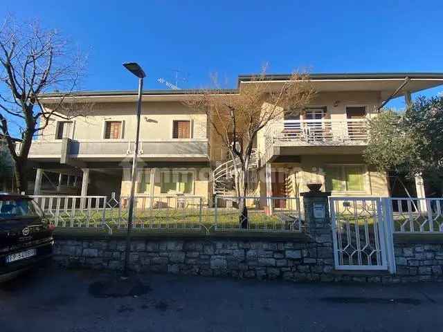 Villa unifamiliare viale Michelangelo, Desenzano Centro, Desenzano del Garda