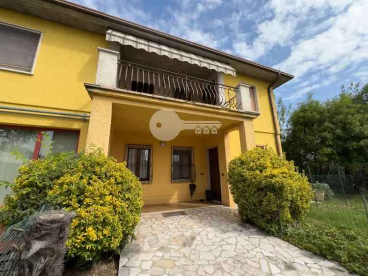 Villa singola in Via Donizetti, Ghedi, 7 locali, 3 bagni, 330 m²