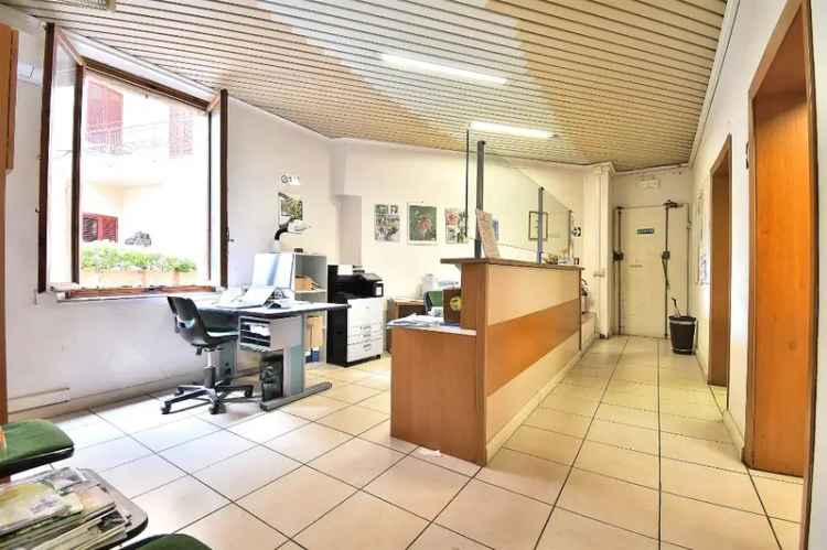 Appartamento in Piazza Amendola, Siena, 6 locali, 1 bagno, 116 m²