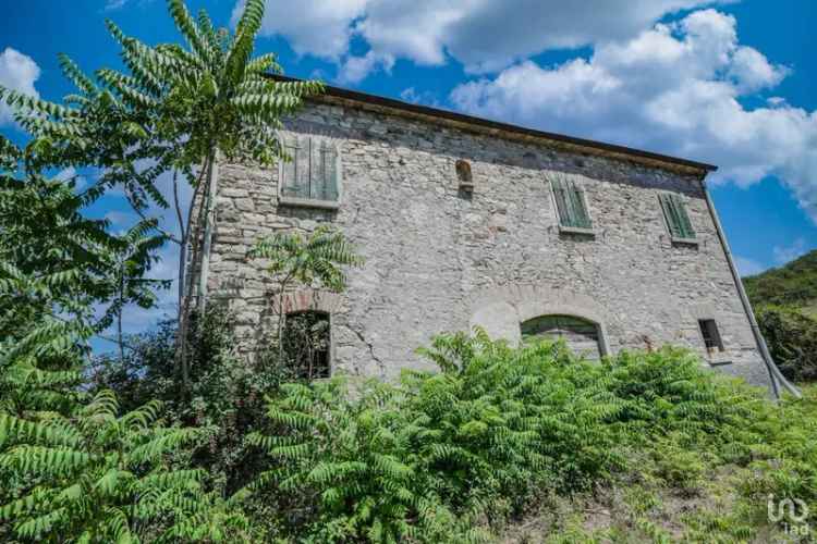 Vendita rustico 7 locali di 324 m² in San Leo (47865) - 123934 - iad