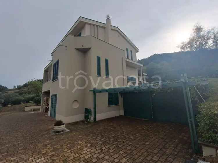 Villa in in vendita da privato a Casoli contrada Serra, 35