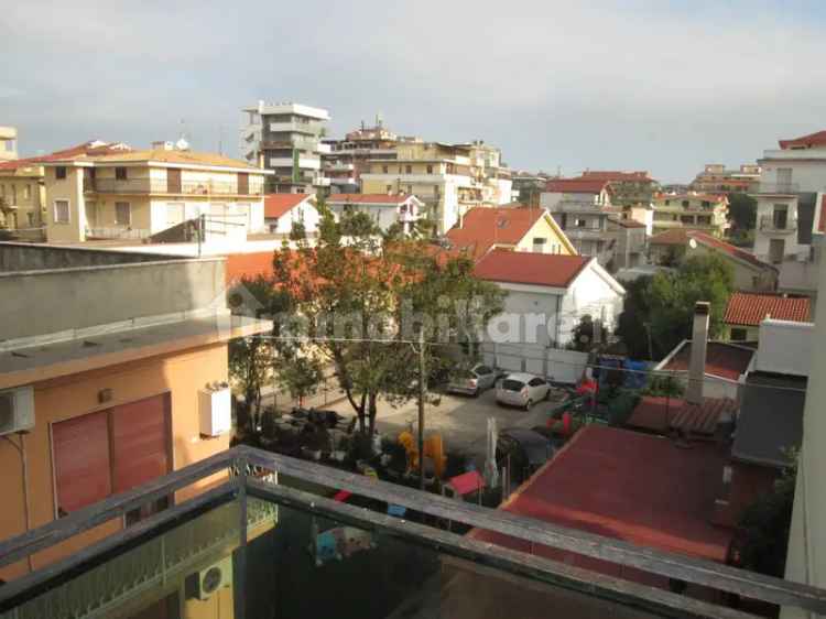 Quadrilocale via Vittorio Veneto, Viale Bovio - Piazza Duca degli Abruzzi, Pescara