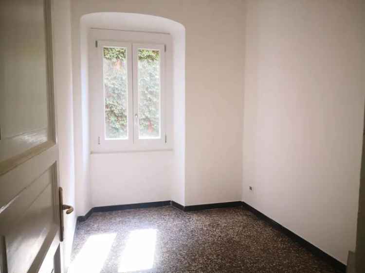 Appartamento in Via Caffaro, Genova, 8 locali, 1 bagno, 164 m²