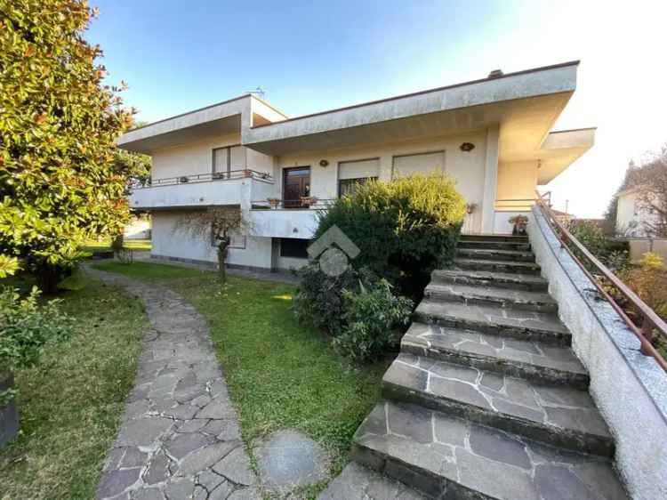 Villa singola 320 mq con terreno 900 mq - Ideale due famiglie