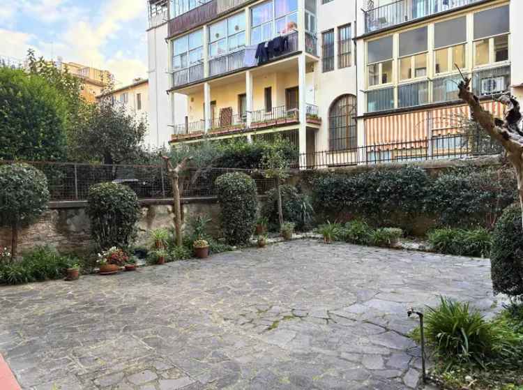 Appartamento in VIA Montebello 21, Firenze, 8 locali, 2 bagni, 151 m²